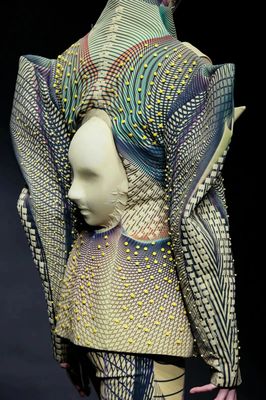 時(shí)尚身姿永立潮頭 《中華衣局》勇奪“金浪獎(jiǎng)”